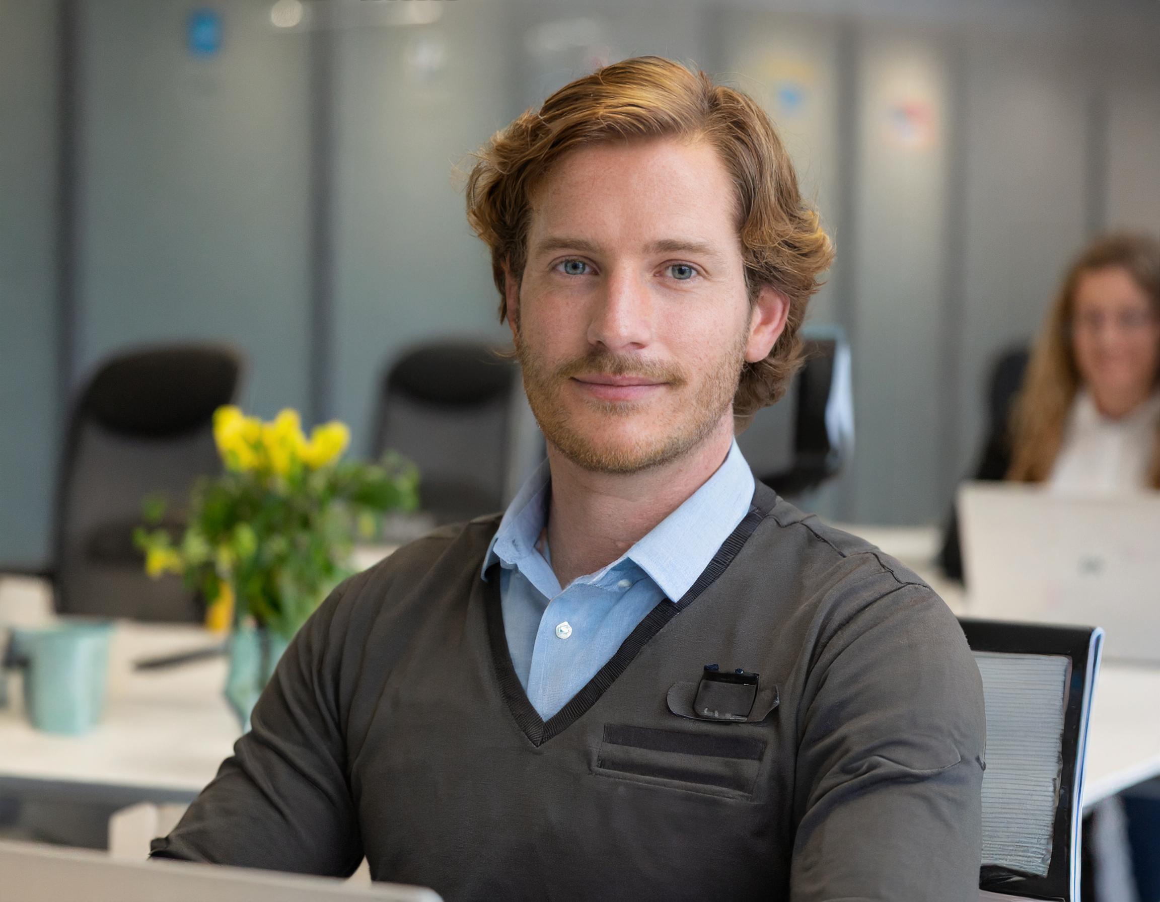 Porträt von Peter Schmidt, betriebswirtschaftlicher Berater